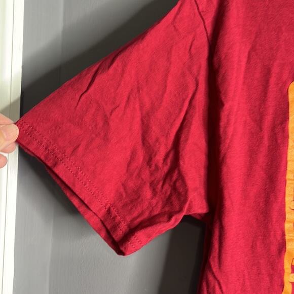 Lootcrate Exclusive Red Dungeons and Dragons Short Sleeve T Shirt Size Small - Picture 2 of 7